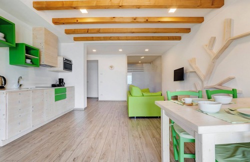 Tremosine Apartment | Apartment 'Agriturismo Hegemone Albero' with Mountain View, Private Terrace and Wi-Fi