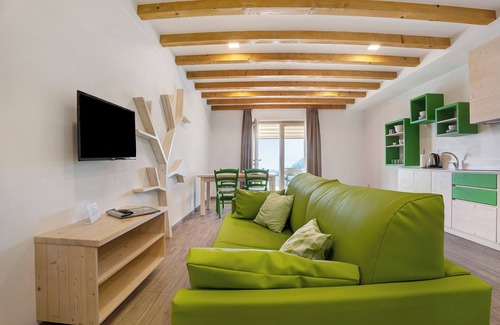 Tremosine Apartment | Apartment 'Agriturismo Hegemone Albero' with Mountain View, Private Terrace and Wi-Fi