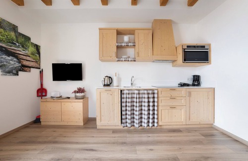 Tremosine Apartment | Apartment 'Agriturismo Hegemone Bosco' with Mountain View, Private Terrace and Wi-Fi