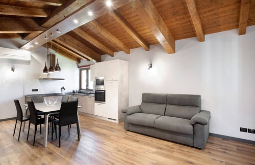 Villanova d'Albenga Apartment | Apartment "Agriturismo Il Borgo - Ulivo" with Private Terrace and Wi-Fi
