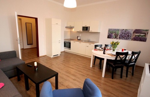 Goerlitz Apartment | Apartment A-M APARTMENT HOUSE 50M TO THE WALKING ZONE 20 PARKING SPACES IN HOF FREE OF CHARGE