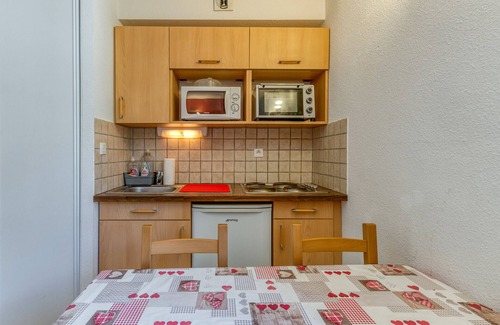 Le Bourg-d'Oisans Apartment | Apartment 'A1 Renard' with Mountain View, Shared Garden and Wi-Fi