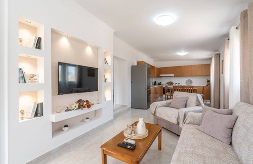 Fanai Apartment | Apartment 'Absinthia Fanes 1' with Mountain View, Wi-Fi and Air Conditioning