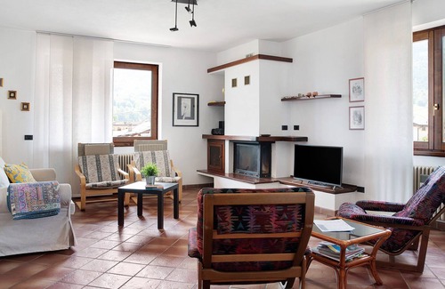 Malonno Apartment | Apartment "Acero Rosso" with Mountain View, Private Terraces & Wi-Fi