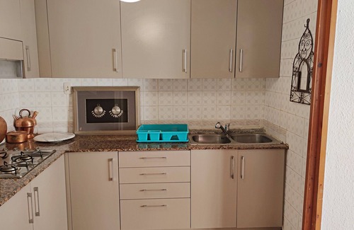 Altafulla Apartment | Apartment 'Acogedor Piso En El Casco Antiguo' with Wi-Fi and Air Conditioning