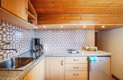 Tirolo Apartment | Apartment "Adang Ferienwohnung Mutspitz" with Mountain View, Garden & Wi-Fi