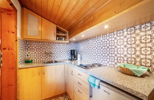 Tirolo Apartment | Apartment "Adang Ferienwohnung Mutspitz" with Mountain View, Garden & Wi-Fi