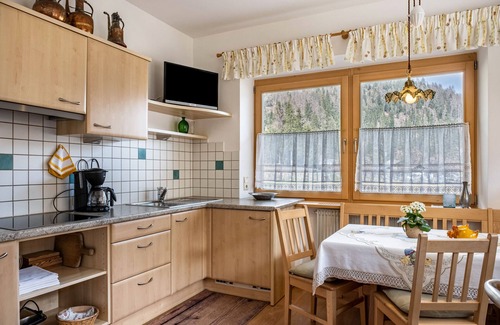 Ultimo Apartment | Apartment 'Adlerhorst Zaunkoenig' with Private Terrace and Wi-Fi
