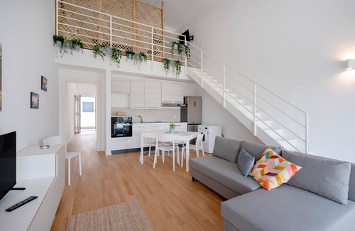 Municipio 1 Apartment | Apartment 'Adriatica' with Sea View, Wi-Fi and Air Conditioning