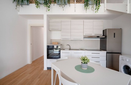 Municipio 1 Apartment | Apartment 'Adriatica' with Sea View, Wi-Fi and Air Conditioning