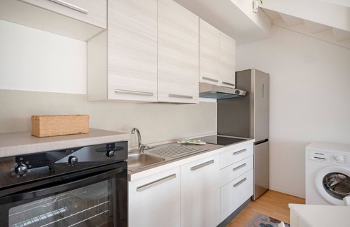 Municipio 1 Apartment | Apartment 'Adriatica' with Sea View, Wi-Fi and Air Conditioning