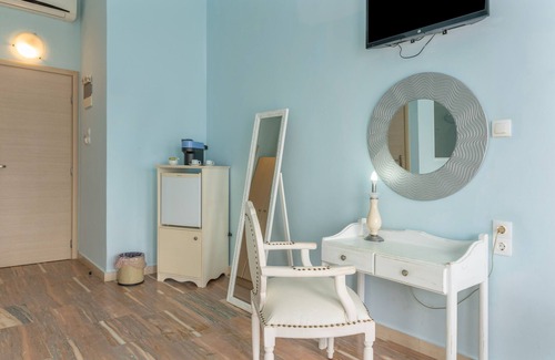 Massouri Apartment | Apartment 'Afroditi with Sea View Balcony' with Private Terrace, Wi-Fi and Air Conditioning