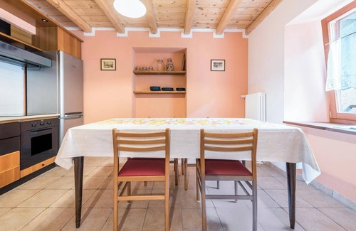 Canale di Tenno Apartment | Apartment Agriturismo "Al Gallo Nero Rosso" near Lake Garda with Garden & Wi-Fi