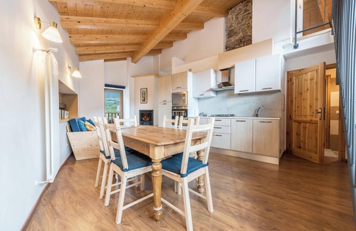 Canale di Tenno Apartment | Apartment "Agriturismo Al Gallo Nero La Torre" near Lake Garda with Garden