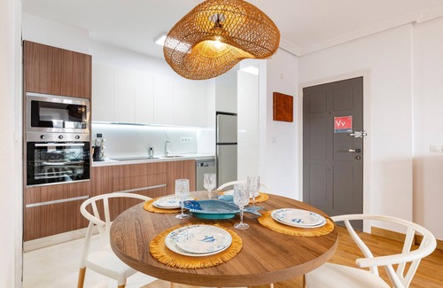 Los Geraeos Apartment | Apartment 'Aguilas Con Ac Y Piscina' with Shared Pool, Wi-Fi and Air Conditioning