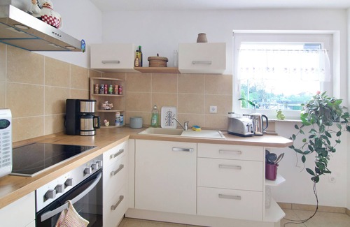 Ueberlingen Apartment | Apartment "Aida" with Private Garden & Wi-Fi