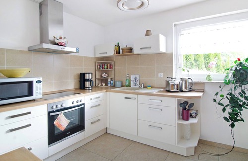 Ueberlingen Apartment | Apartment "Aida" with Private Garden & Wi-Fi
