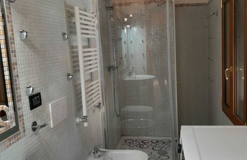 Sestri Ponente Apartment | Apartment 'Airport Station' with Balcony, Wi-Fi and Air Conditioning