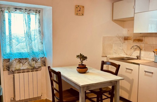 Valeriano Lunense Apartment | Apartment 'Al Castello - Appartamento 2'