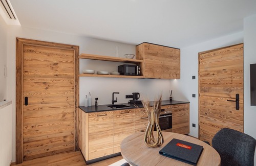 Prateria Apartment | Apartment 'Alpenrose' with Mountain View, Shared Terrace and Wi-Fi
