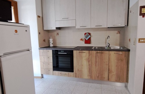Dimaro Apartment | Apartment "Al Sasso Rosso" with Mountain View & Balcony
