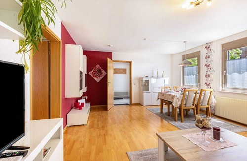 Genkingen Apartment | Apartment 'Alb Rose Ferienwohnung' with Private Terrace, Shared Garden and Wi-Fi