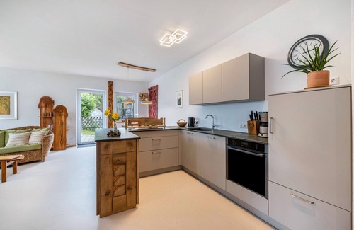 Genkingen Apartment | Apartment 'Alb-Sonne' with Private Terrace, Shared Garden and Wi-Fi