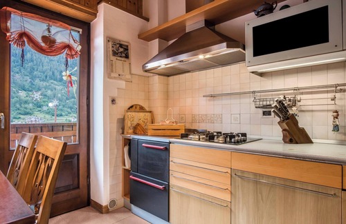 Ossana Apartment | Apartment “Albachiara 2” with Mountain Views, Private Sauna & WiFi