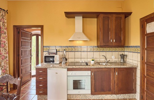 Valsequillo Apartment | Apartment 'Alheli' with Balcony, Wi-Fi and Air Conditioning