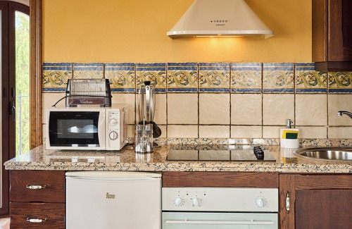 Valsequillo Apartment | Apartment 'Alheli' with Balcony, Wi-Fi and Air Conditioning