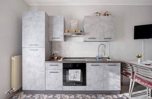Seriate Apartment | Apartment 'Alle Porte Di Bergamo' with Balcony and Wi-Fi