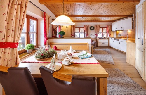 Ruhpolding Apartment | Apartment Alm Stüberl, 65 square meters, balcony, 2 sep. Bedroom, max. 4 pers.