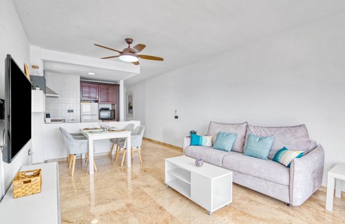 Pueblo Mascarat Apartment | Apartment 'Almar Suite' with Sea View, Wi-Fi and Air Conditioning