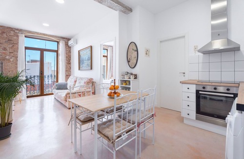Almenara Apartment | Apartment 'Almenara 2' with Balcony, Wi-Fi and Air Conditioning