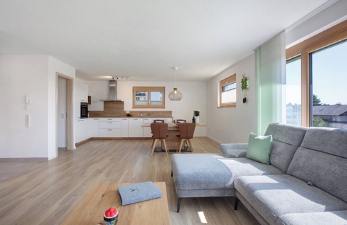 Hoechenschwand Apartment | Apartment 'Alpenliebe' with Mountain View, Private Terrace and Wi-Fi