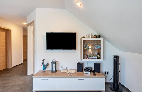 Hoechenschwand Apartment | Apartment 'Alpenpanorama, 76qm, 2 Schlafräume' with Mountain View, Shared Terrace and Wi-Fi