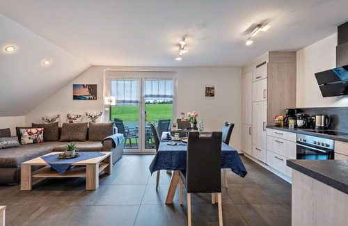 Hoechenschwand Apartment | Apartment 'Alpenpanorama, 76qm, 2 Schlafräume' with Mountain View, Shared Terrace and Wi-Fi