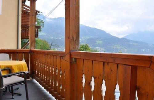 Spittal an der Drau House | Apartment "Alpenrose" in the manor house - Laggerhof directly on the south bank of the