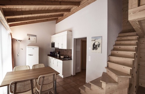 Klosters-Serneus Apartment | Apartment "Alpin 6" with Terrace & Wi-Fi