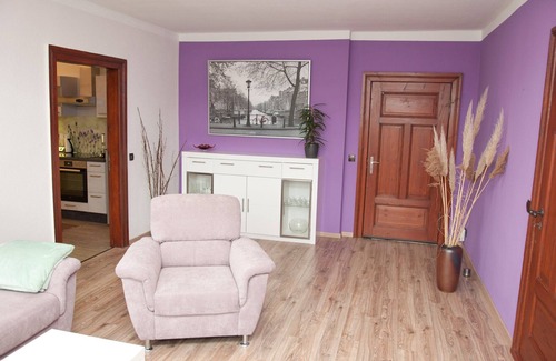 Stradow Apartment | Apartment "Alte Schule" with Private Pool & Wi-Fi