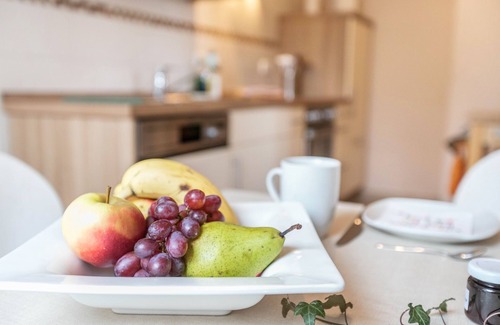 Linden Apartment | Apartment 'Alte Schule Pahlkrug' with Private Terrace, Private Garden and Wi-Fi