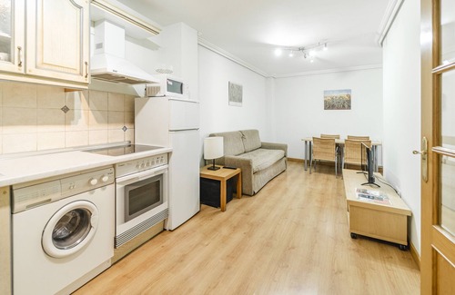 Ezcaray Apartment | Apartment 'Altuzarra Bis' with Mountain View, Balcony and Wi-Fi