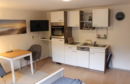 Wilhelmsdorf Apartment | Apartment 'Am Barthelwald' with Private Terrace and Wi-Fi