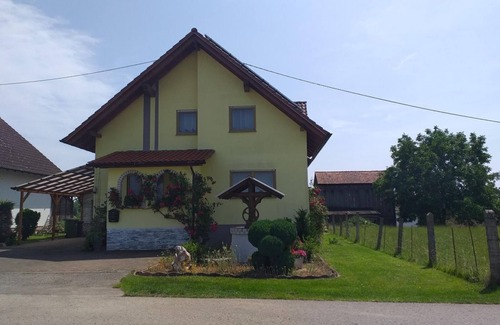 Buchlberg Apartment | Apartment Am Bienwald - 4-bed apartment
