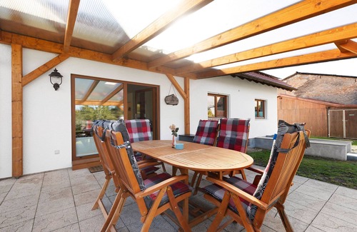Oberuckersee Apartment | Apartment 'Am Gallowayhof' with private terrace, private garden and Wi-Fi
