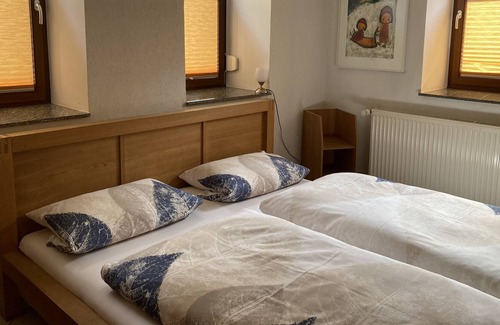Weimar Apartment | Apartment 'am Goethepark Weimar' with Terrace & Wi-Fi