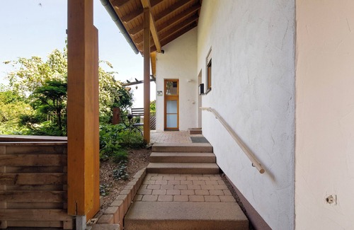 Zwiefalten Apartment | Apartment 'Am Hof' with Shared Garden and Wi-Fi