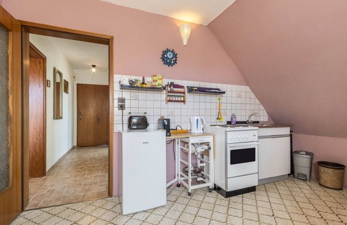 Einbeck Apartment | Apartment 'Am Ps Speicher' with Balcony and Wi-Fi
