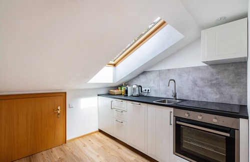 Gmund am Tegernsee Apartment | Apartment "Am See" with Mountain View, Shared Garden & Wi-Fi