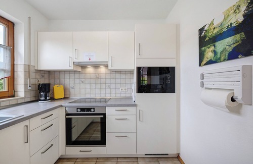 Gemarkung Laufen an der Eyach Apartment | Apartment 'Am Steinbach' with Mountain View, Private Terrace and Wi-Fi